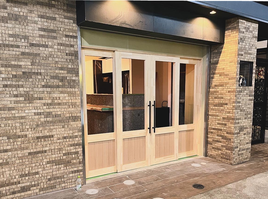 木造建具。店舗の扉